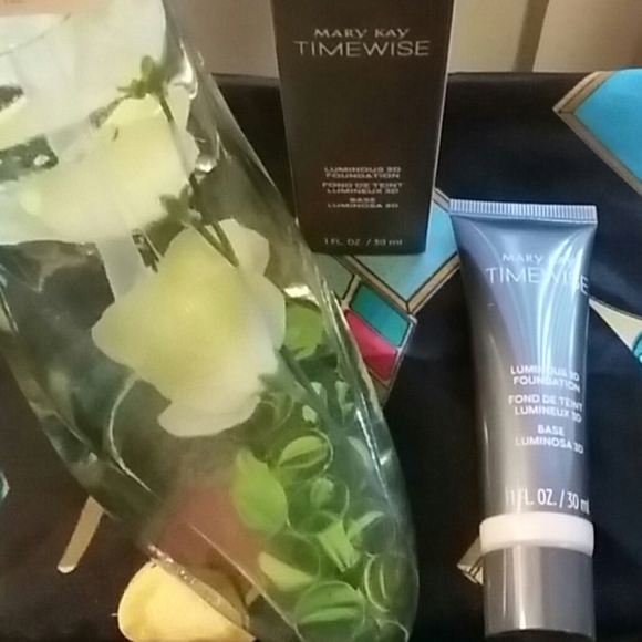 Mary Kay time wise Foundation - Picture 3 of 5